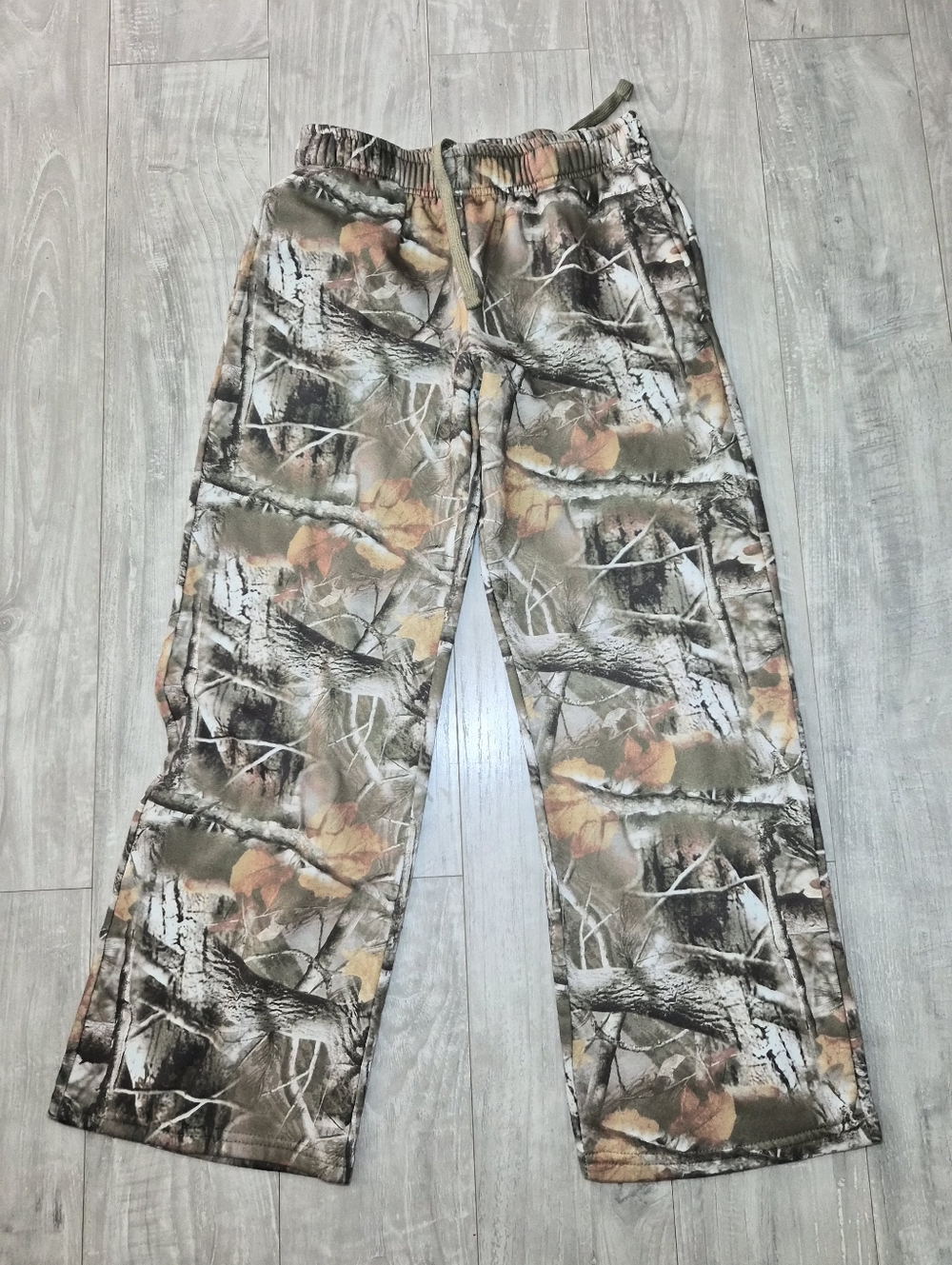 Y2K Women's Camouflage Jogger Pants in Brown and Tan 90s